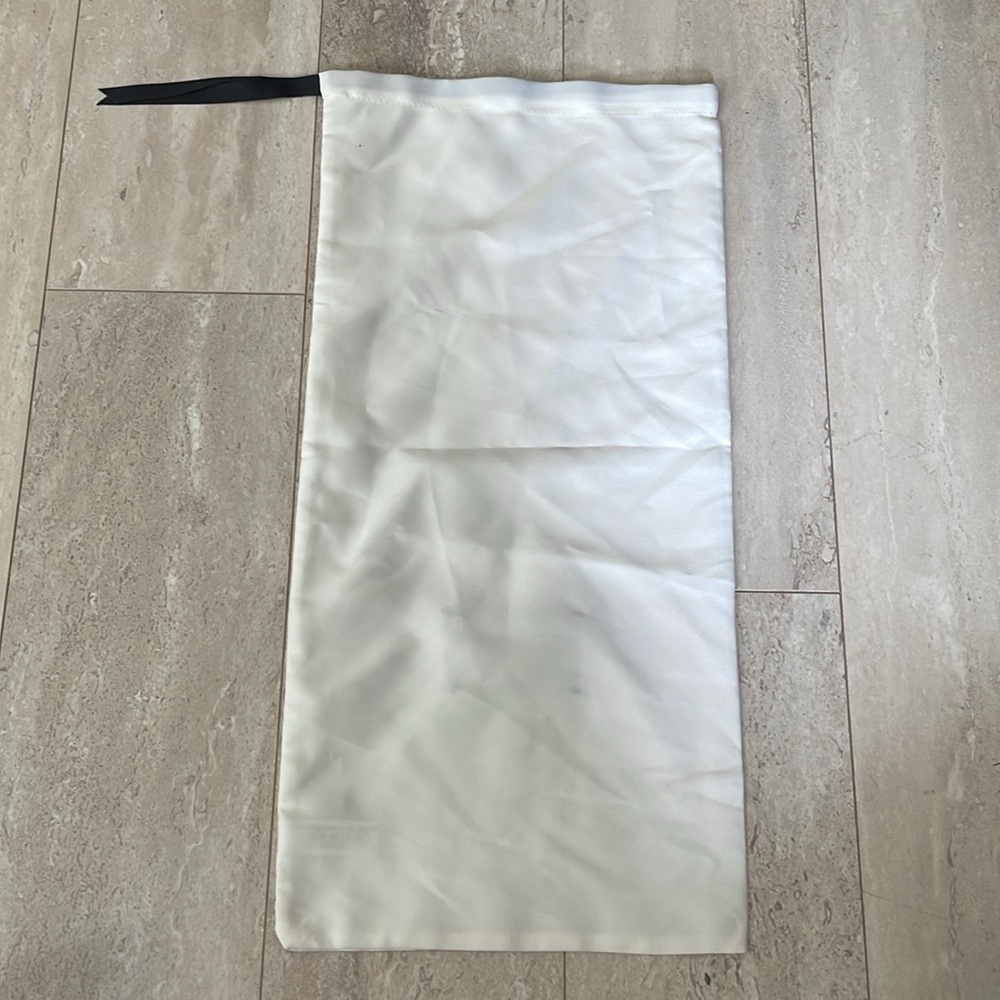 Gucci Rectangular Dust Shoe Bag - image 3